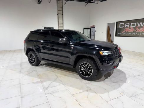 Used 2021 Jeep Grand Cherokee Trailhawk w/ Trailhawk Luxury Group AWD/4WD image 3