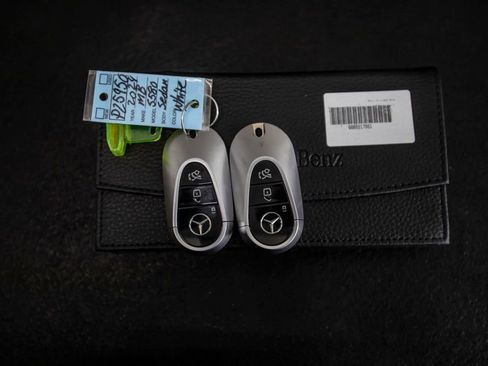 Used 2024 Mercedes-Benz S 580 4MATIC Sedan image 33