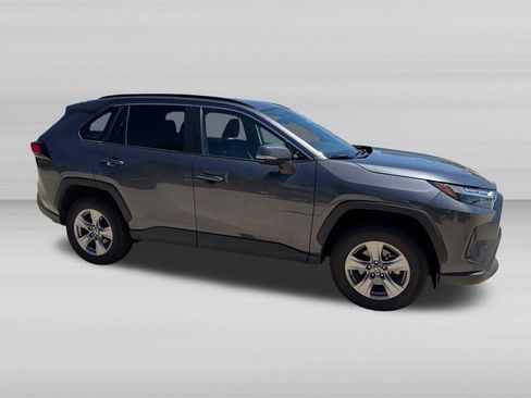 Used 2025 Toyota RAV4 XLE AWD/4WD image 3