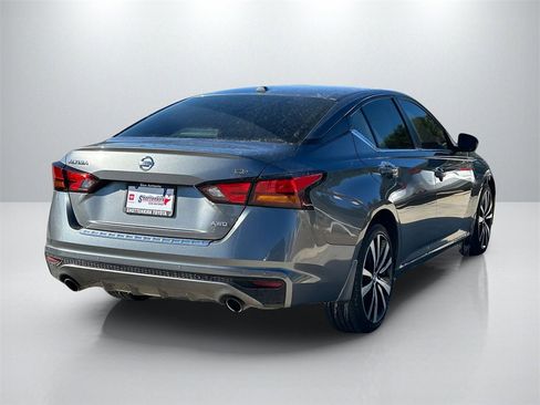 Used 2022 Nissan Altima 2.5 SR image 5