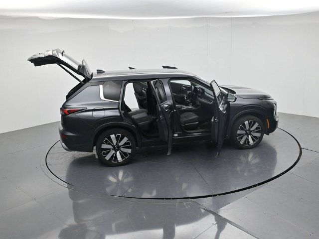Used 2025 Mitsubishi Outlander SE FWD image 48