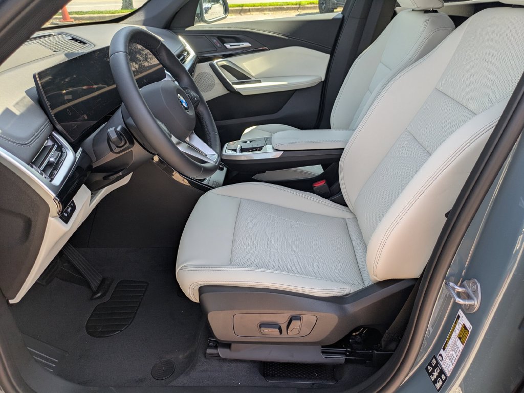 New 2026 BMW X1 xDrive28i w/ Technology Package AWD/4WD image 12
