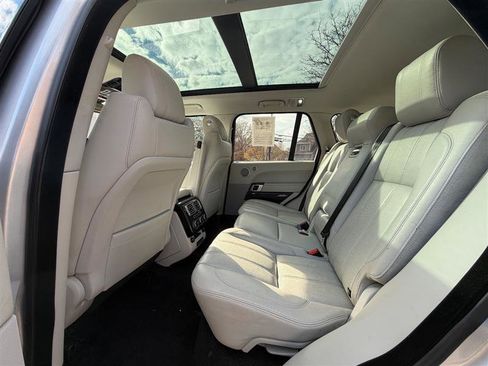 Used 2014 Land Rover Range Rover HSE image 27