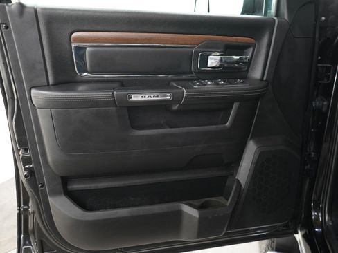 Used 2016 RAM 2500 Laramie w/ Convenience Group AWD/4WD image 24