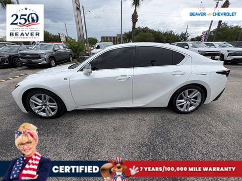 Used 2023 Lexus IS 300 w/ Comfort Package RWD image 4