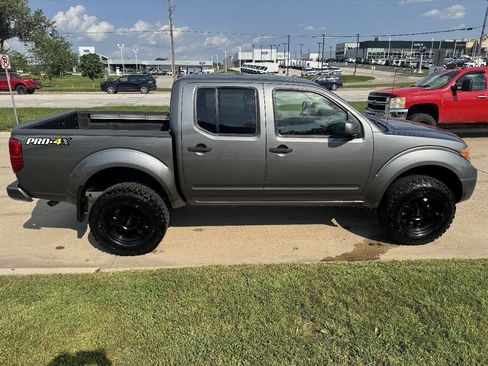 Used 2018 Nissan Frontier PRO-4X AWD/4WD image 6
