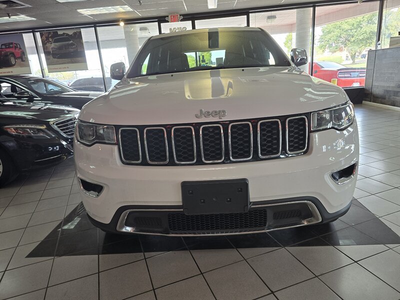 Used 2018 Jeep Grand Cherokee Limited AWD/4WD image 2