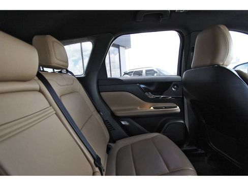 Used 2022 Lincoln Corsair Reserve w/ Luxury Package FWD image 13