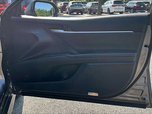 Used 2019 Toyota Camry LE FWD image 20