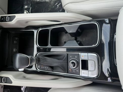 Used 2024 Kia Telluride S AWD/4WD image 18