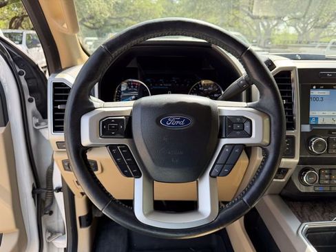 Used 2019 Ford F250 Lariat w/ Lariat Ultimate Package AWD/4WD image 12