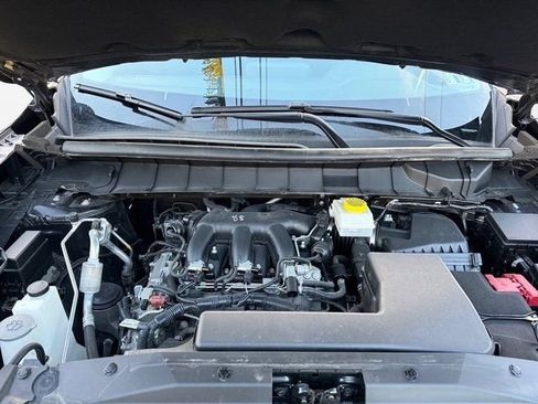 Used 2024 Nissan Pathfinder S image 34