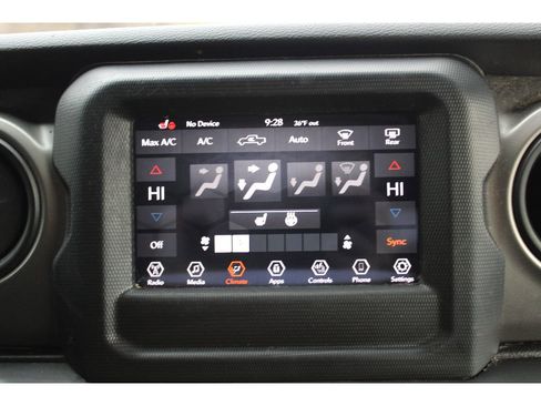 Certified 2021 Jeep Gladiator Willys image 27