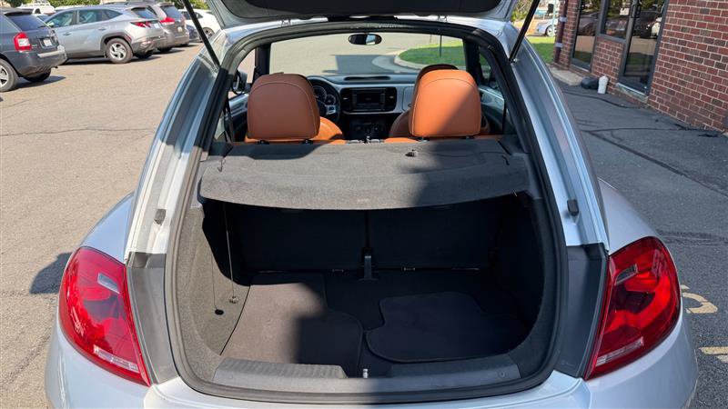Used 2015 Volkswagen Beetle 1.8T Classic FWD image 12