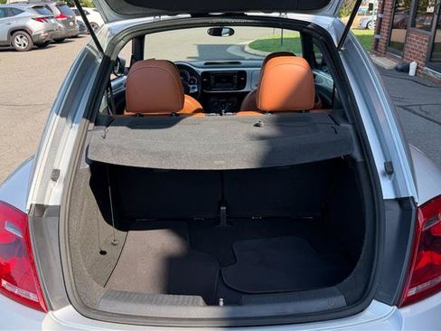 Used 2015 Volkswagen Beetle 1.8T Classic FWD image 12