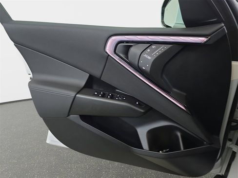 Used 2025 BMW X3 xDrive30i w/ Premium Package image 29