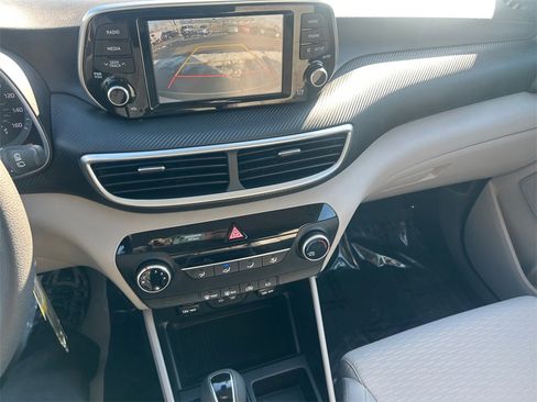 Used 2020 Hyundai Tucson SE w/ Winter Weather Package image 30