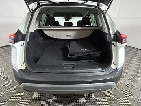 Used 2023 Nissan Rogue S AWD/4WD image 27