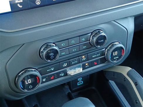 New 2025 Ford Bronco Badlands image 38