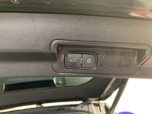 Used 2022 Ford Explorer XLT RWD image 36