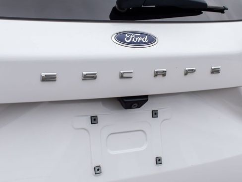 Used 2022 Ford Escape SE image 10