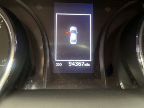 Used 2019 Toyota Camry SE FWD image 11