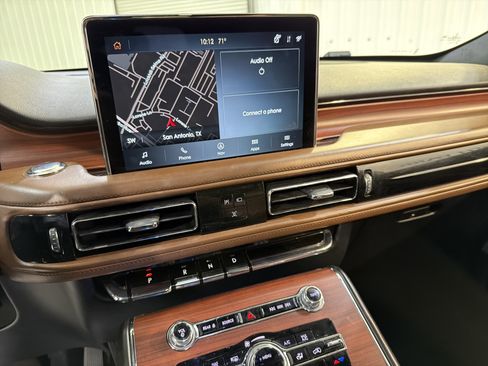 Used 2022 Lincoln Aviator Reserve w/ Equipment Group 201A image 19