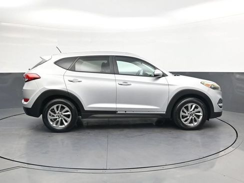 Used 2016 Hyundai Tucson SE w/ Option Group 02 AWD/4WD image 3