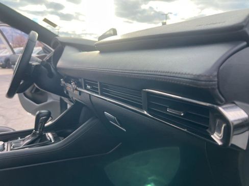 Used 2023 MAZDA MAZDA3 Hatchback w/Premium Plus Pkg image 37