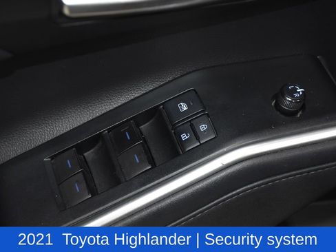 Used 2021 Toyota Highlander XSE image 21
