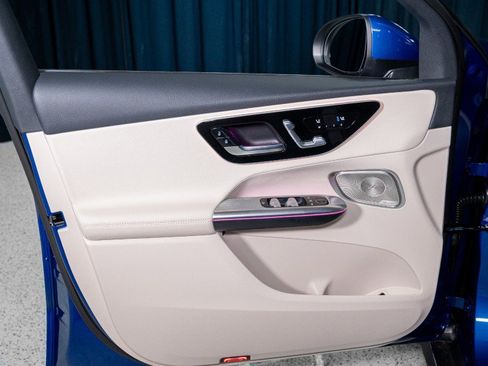 New 2026 Mercedes-Benz GLC 300 image 12