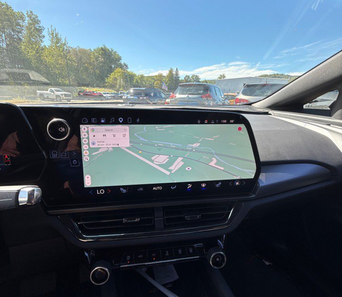 Used 2025 Chevrolet Equinox EV RS AWD/4WD image 9