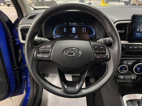 Used 2023 Hyundai Venue Limited w/ Cargo Package image 16