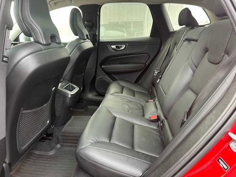 Certified 2023 Volvo XC60 B5 Plus w/ Climate Package image 16