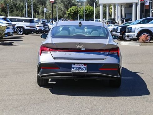 Certified 2025 Hyundai Elantra SEL FWD image 4