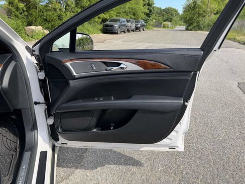 Used 2017 Lincoln MKZ Reserve w/ Climate Package AWD/4WD image 12