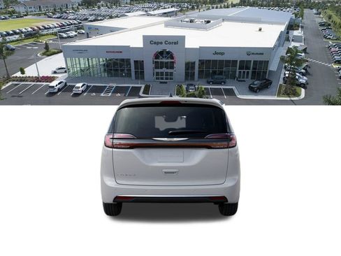 New 2026 Chrysler Pacifica Select FWD image 7