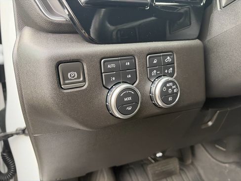 Used 2024 GMC Sierra 2500 SLE w/ SLE Value Package; image 29