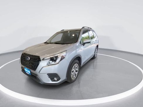 Used 2023 Subaru Forester Premium AWD/4WD image 4