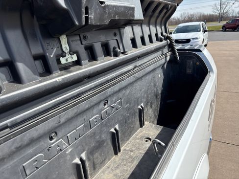 Used 2018 RAM 2500 Big Horn w/ Harvest Edition image 15