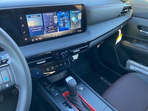 New 2026 Nissan Kicks SR w/ Cold Weather Package image 17