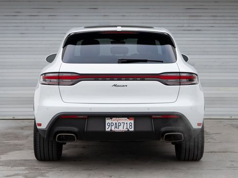Certified 2024 Porsche Macan image 6