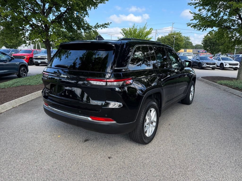 Used 2023 Jeep Grand Cherokee Laredo X AWD/4WD image 5