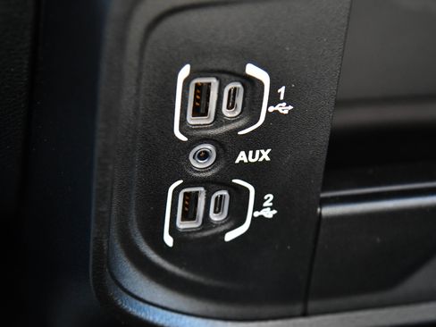 Used 2024 RAM 2500 Laramie image 32