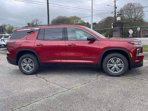 New 2026 Chevrolet Traverse LT w/ Driver Confidence Package image 2