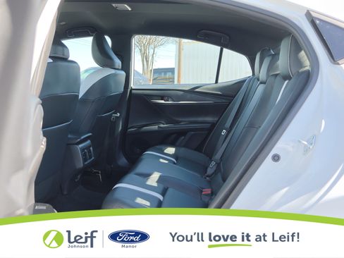 Used 2025 Toyota Camry SE image 27