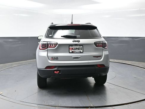 Used 2024 Jeep Compass Trailhawk AWD/4WD image 13