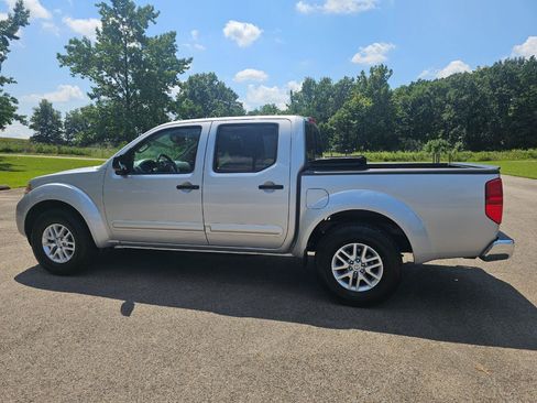 Used 2015 Nissan Frontier SV w/ SV Value Truck Package RWD image 8