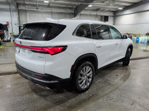 Used 2025 Buick Enclave Preferred w/ Power Package AWD/4WD image 3