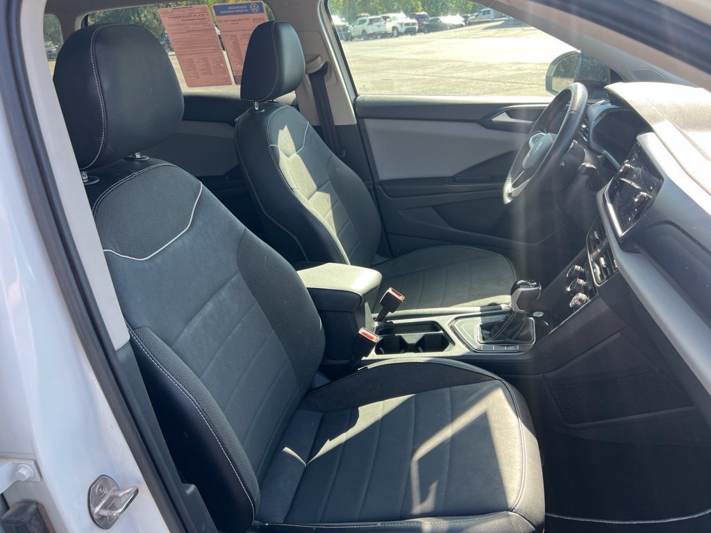 Certified 2023 Volkswagen Taos SE w/ Panoramic Sunroof Package FWD image 25